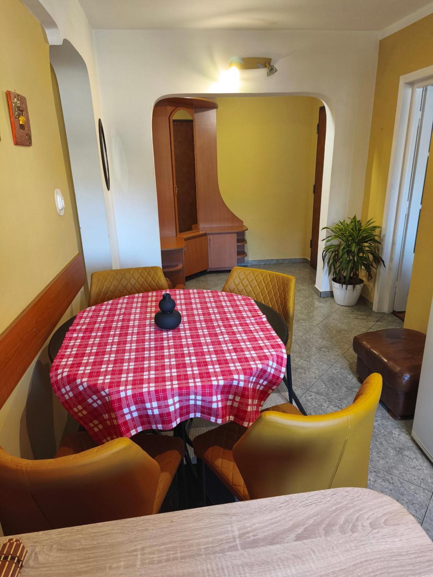 Ta'Arof Apartment Oradea Exterior photo