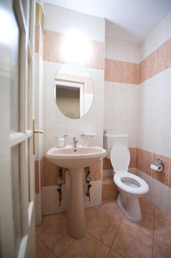 Ta'Arof Apartment Oradea Exterior photo